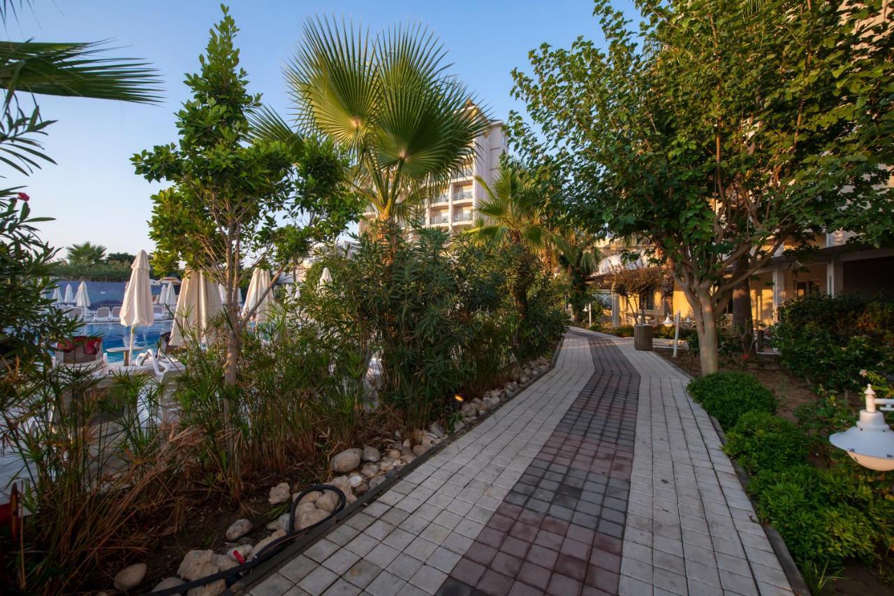 Lake River Side Hotel Spa エクステリア 写真