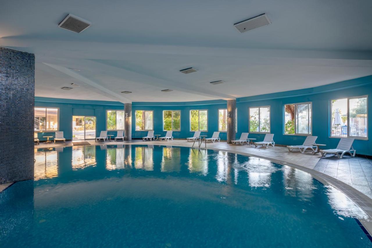 Lake River Side Hotel Spa エクステリア 写真