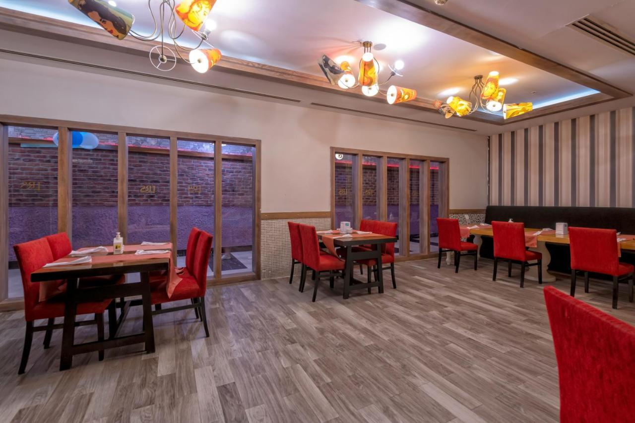 Lake River Side Hotel Spa エクステリア 写真