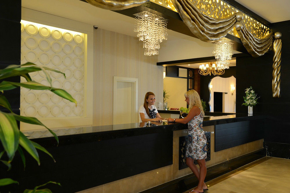 Lake River Side Hotel Spa エクステリア 写真